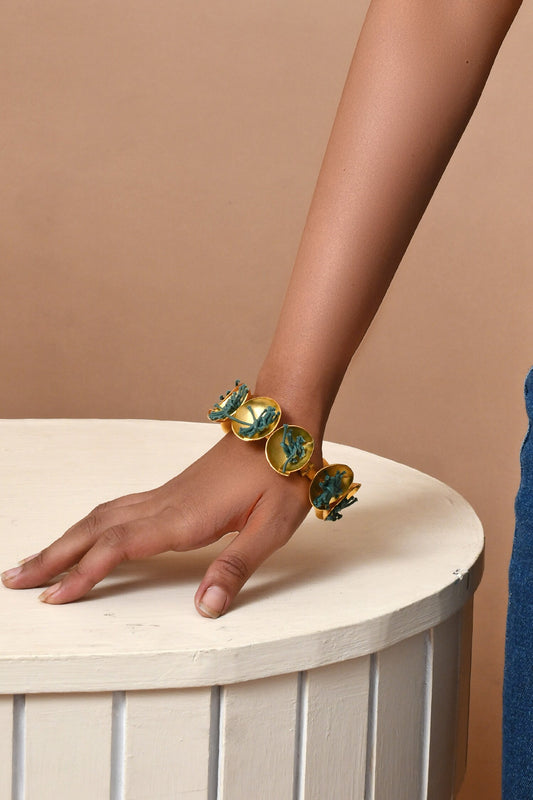 Gold Geometric Circular Bracelet 