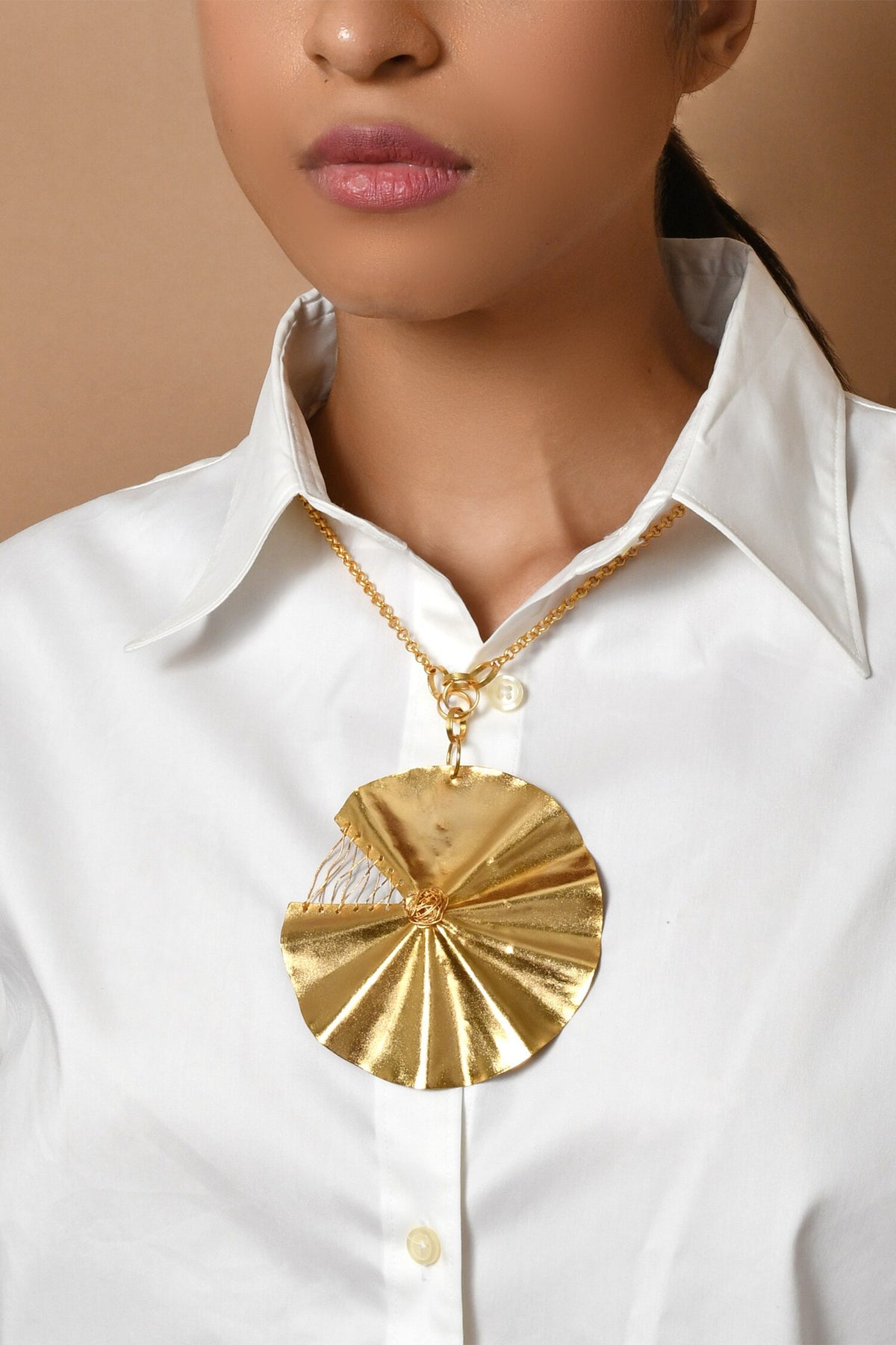 Gold Abstract Pattern Pendant Necklace 