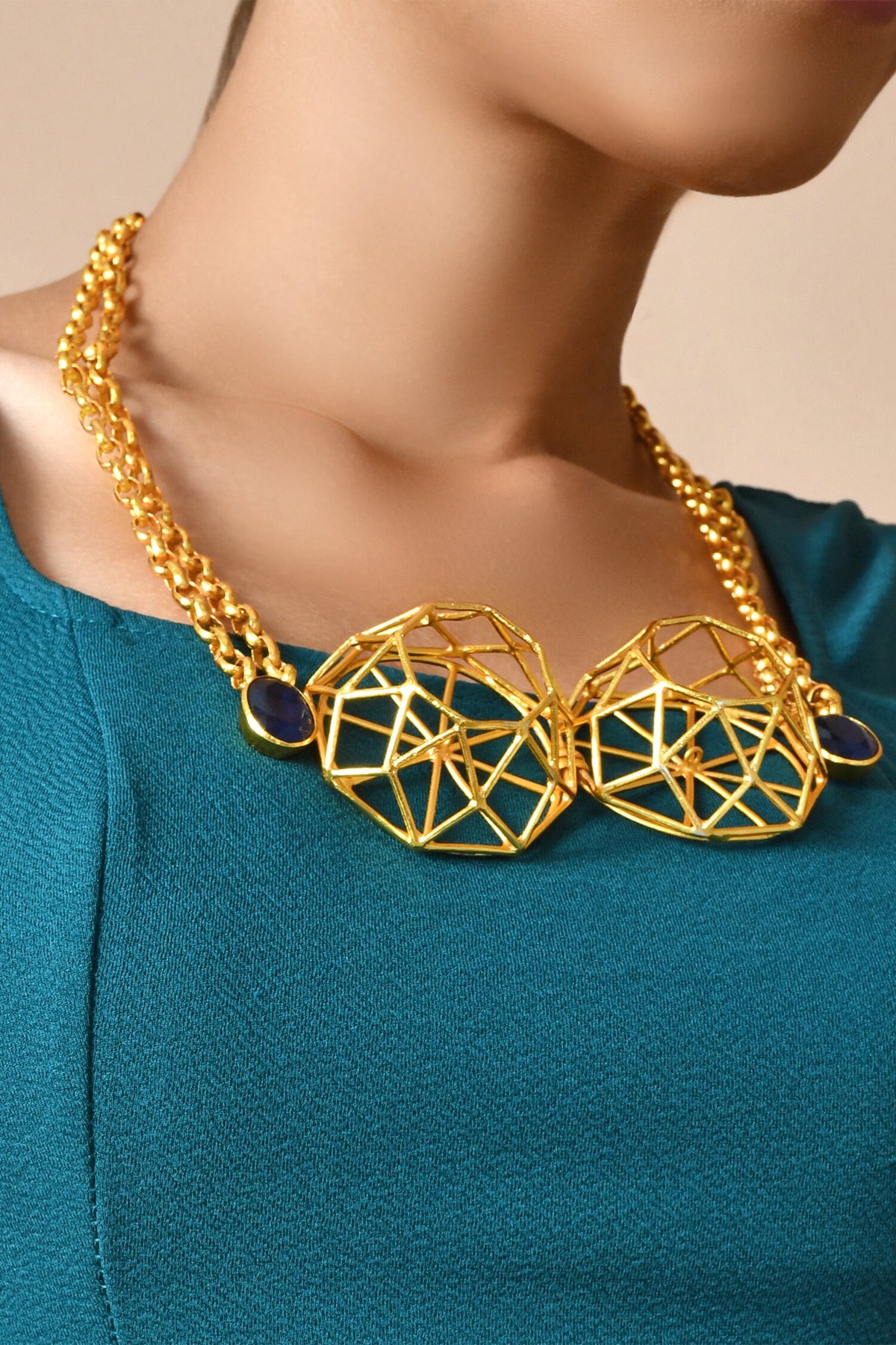Cutwork Pattern Pendant Necklace 
