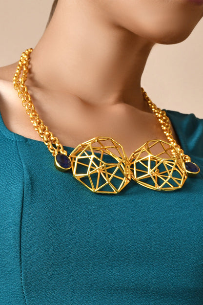 Cutwork Pattern Pendant Necklace 