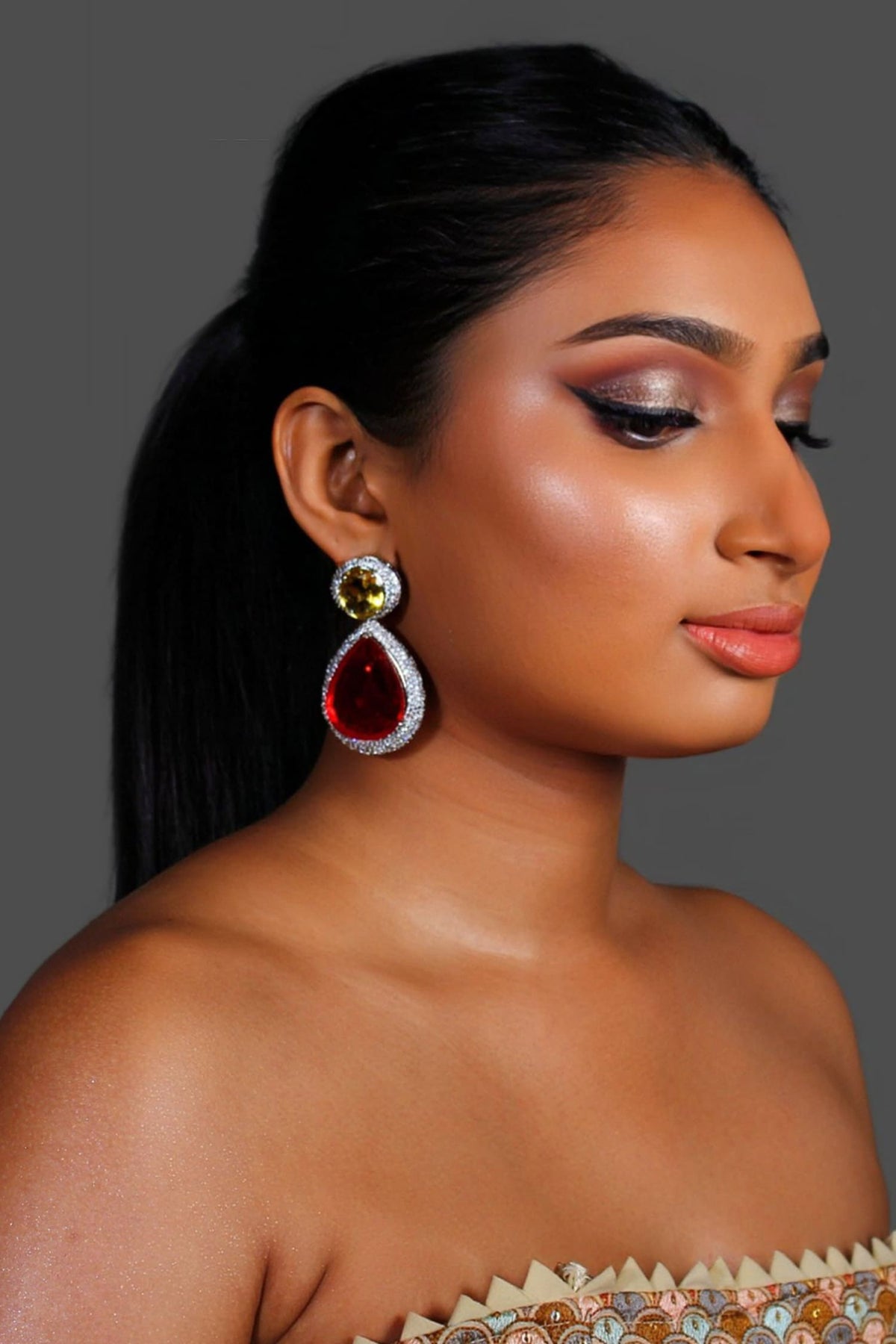Zircon Embellished Earrings 