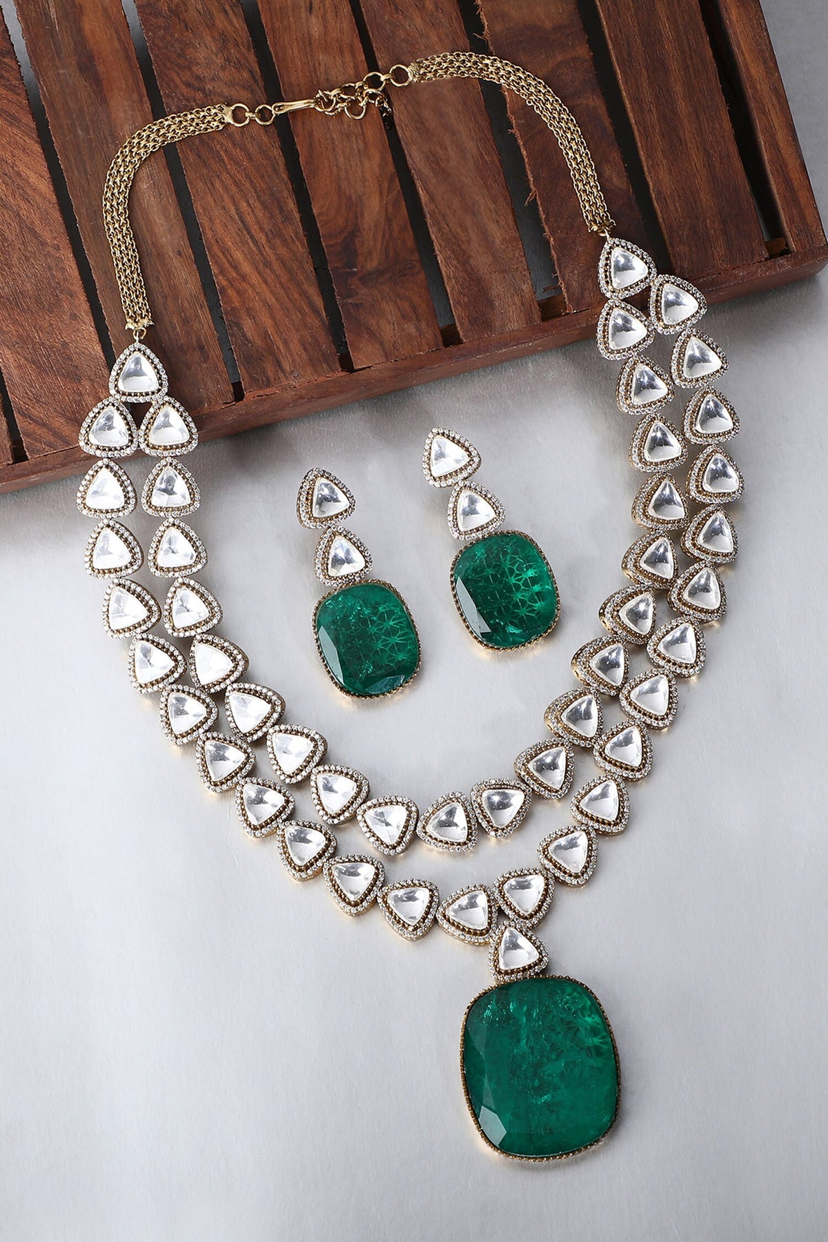 Zircons Embellished Necklace Set 