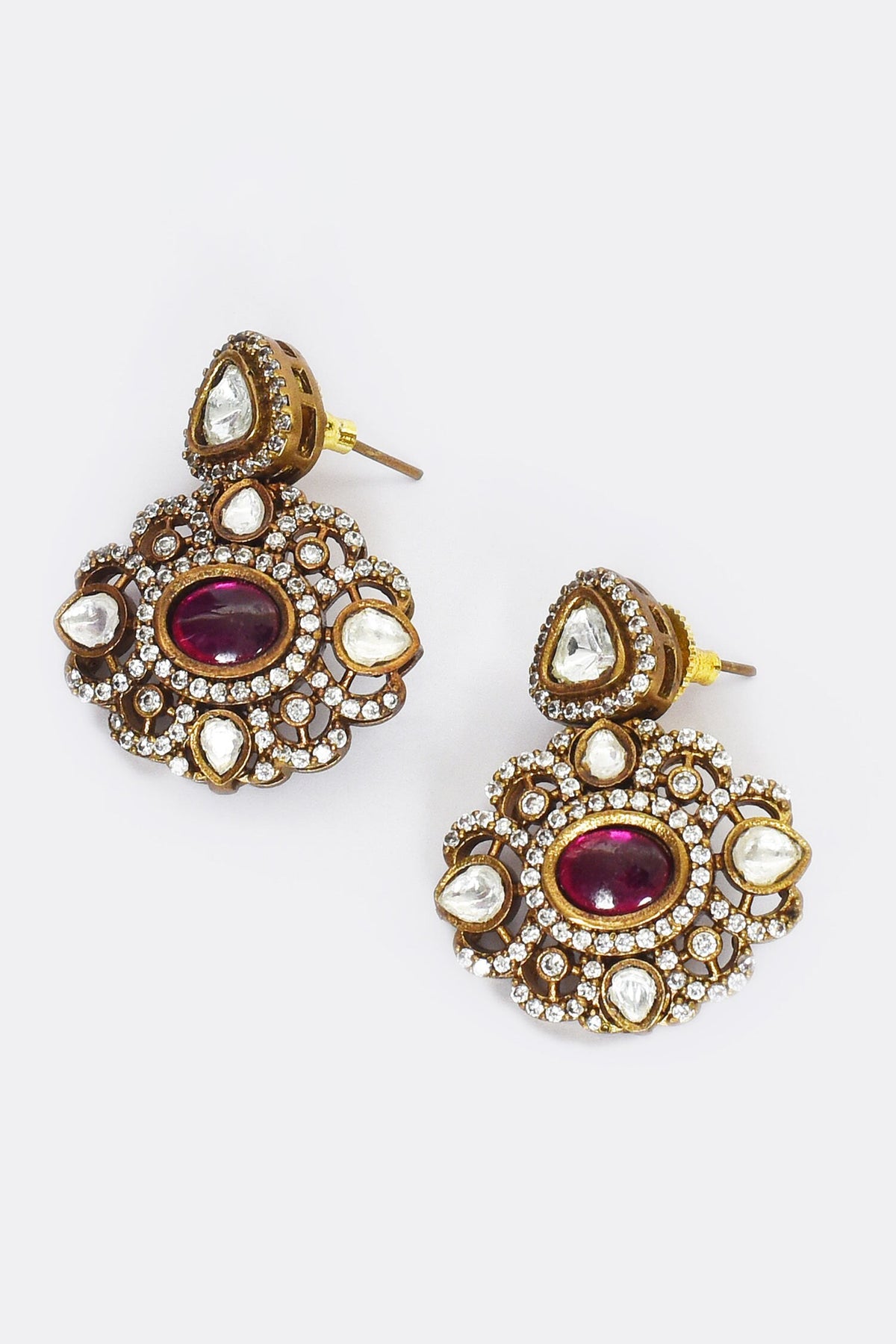 Kundan Embellished Pendant Necklace Set 