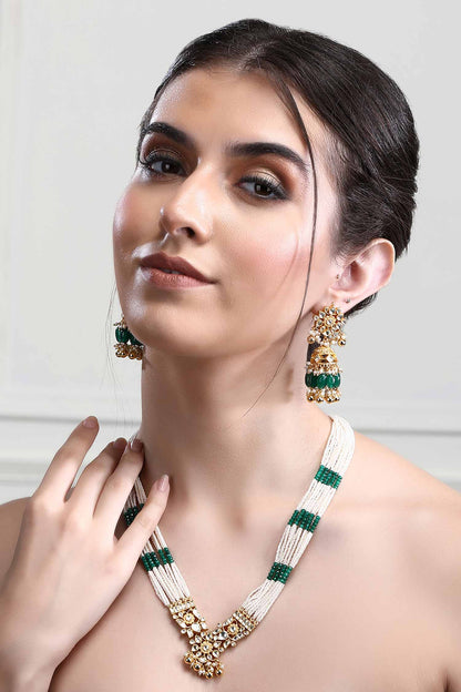 Kundan Embellished Pendant Necklace Set 