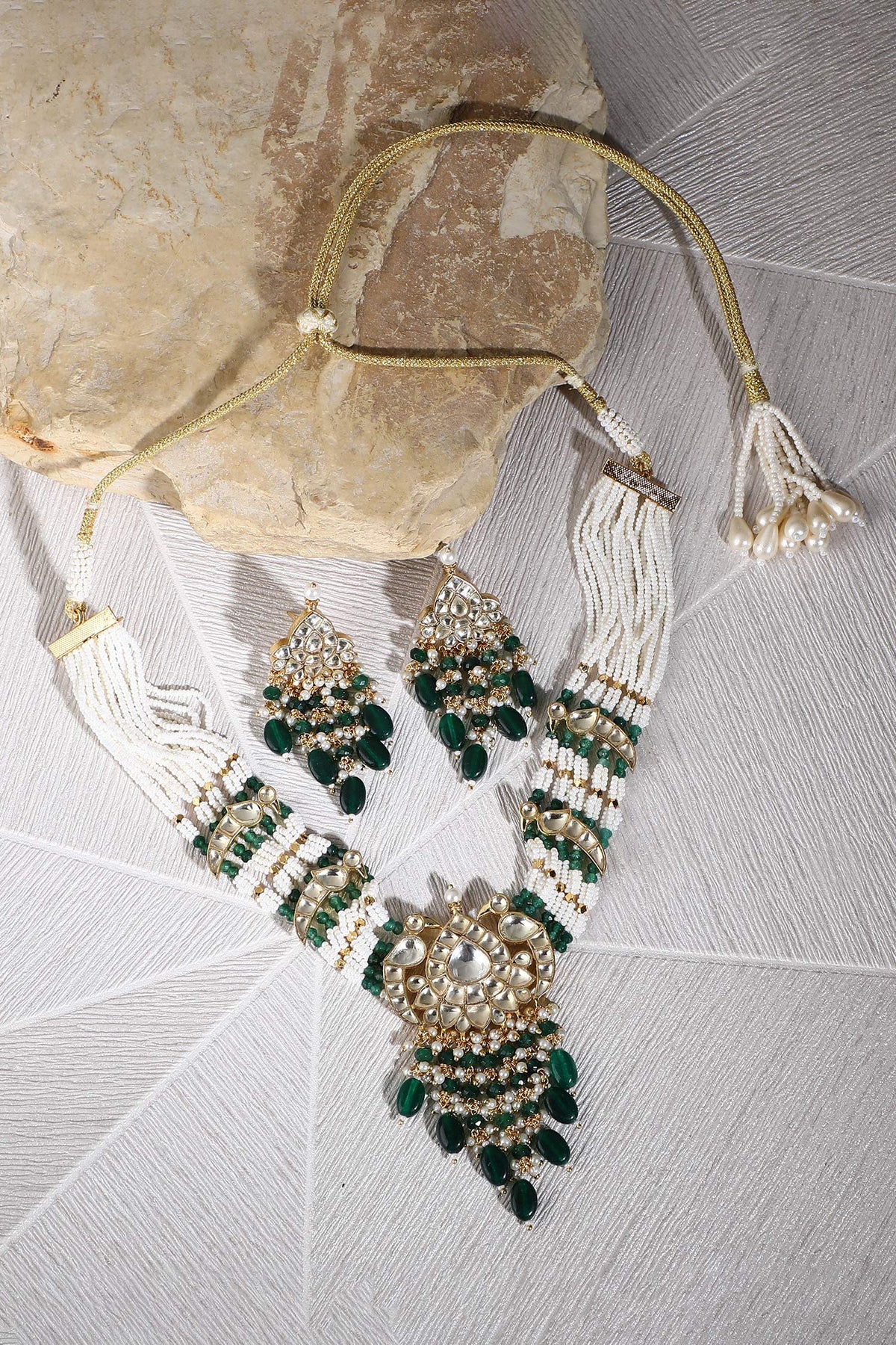 Kundan Embellished Pendant Choker Set 