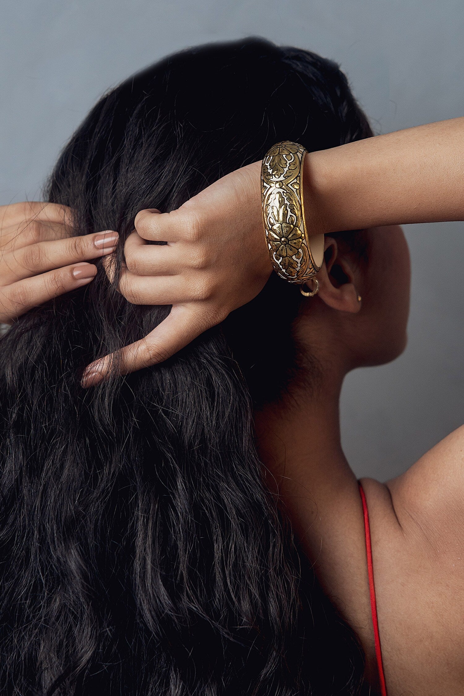 Shweta Floral Pattern Wood Bangle 
