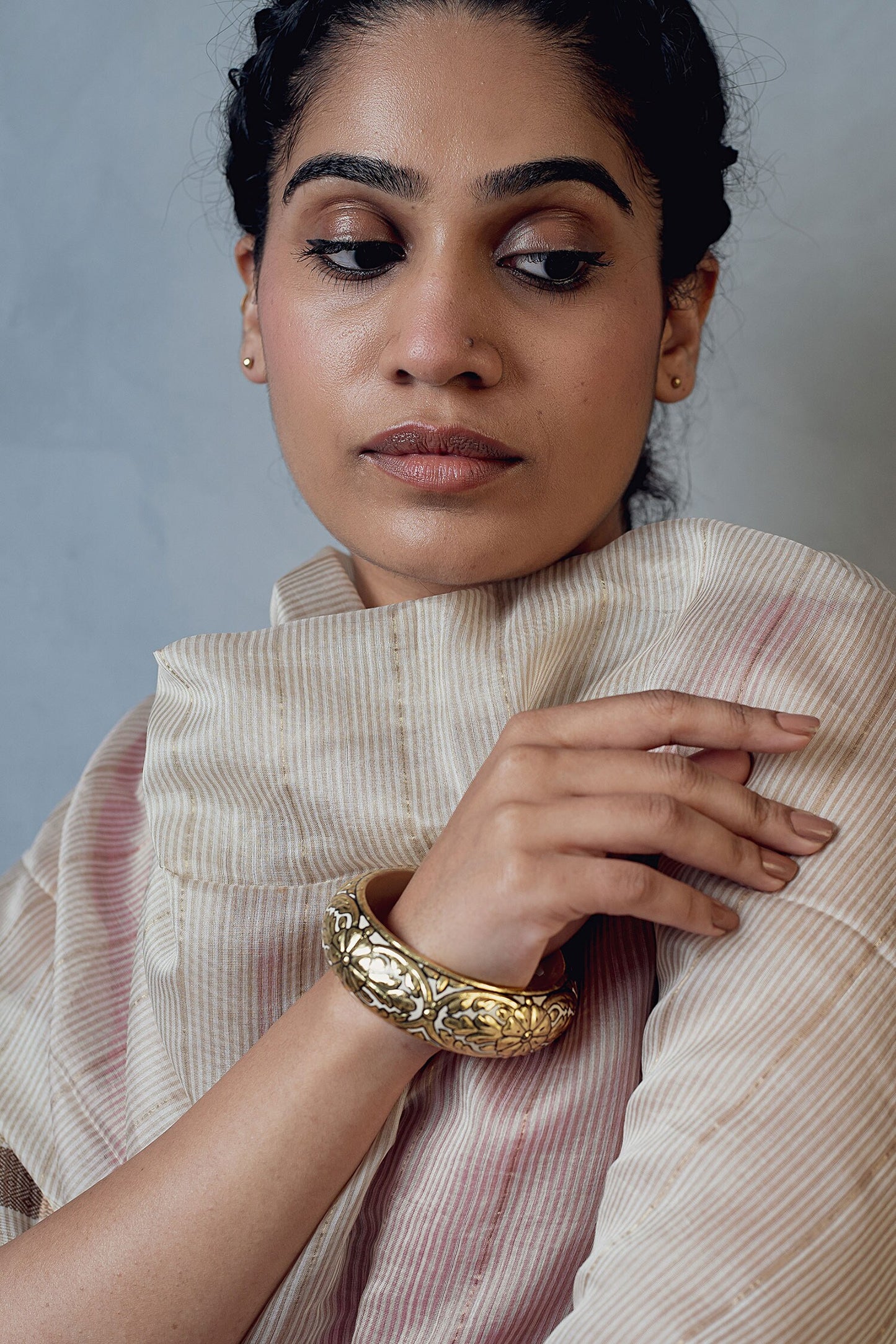 Shweta Floral Pattern Wood Bangle 