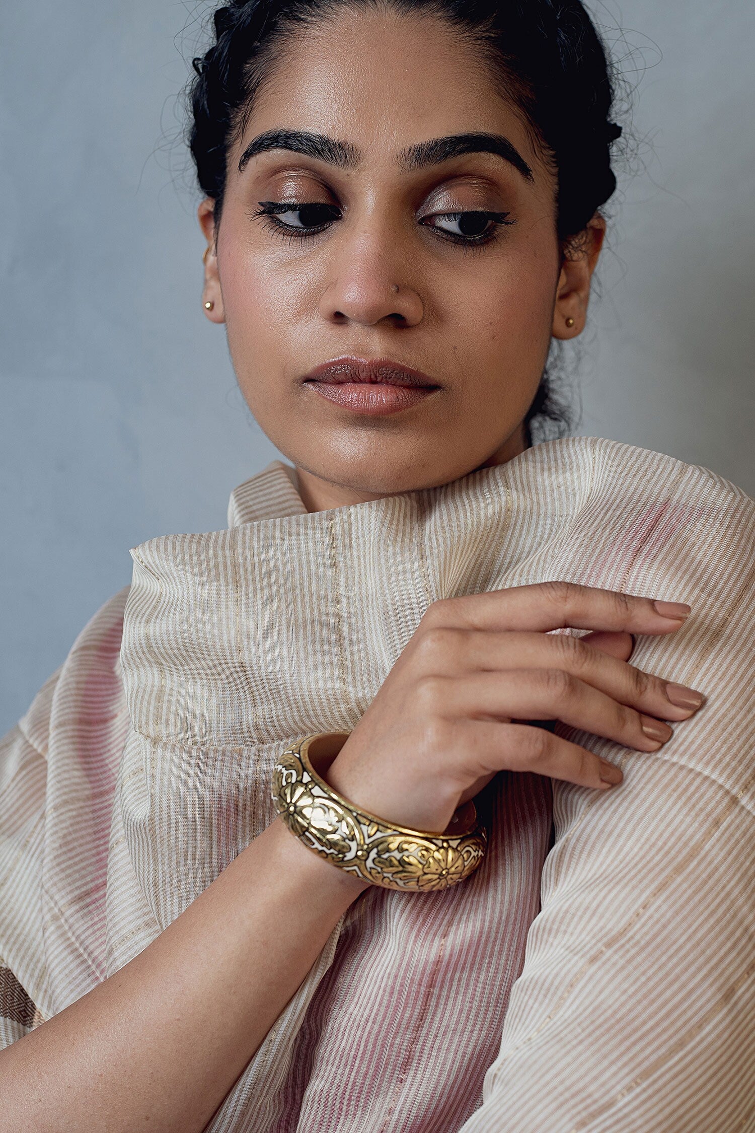 Shweta Floral Pattern Wood Bangle 