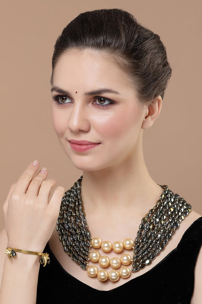 Pearls & Natural Stone Embellished Necklace 