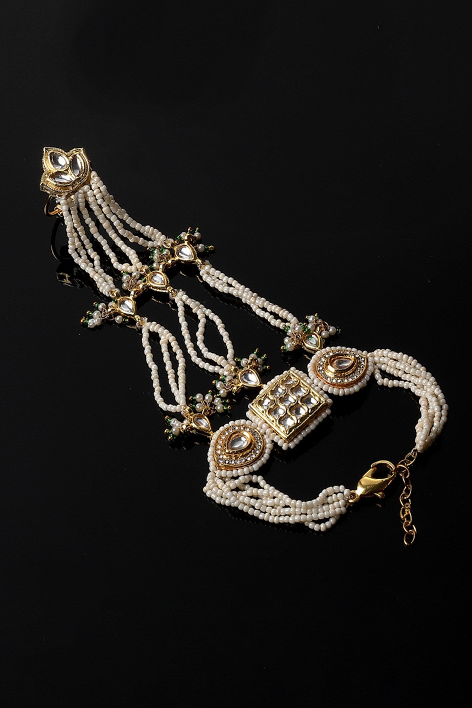 Kundan & Pearl Embellished Haathphool 