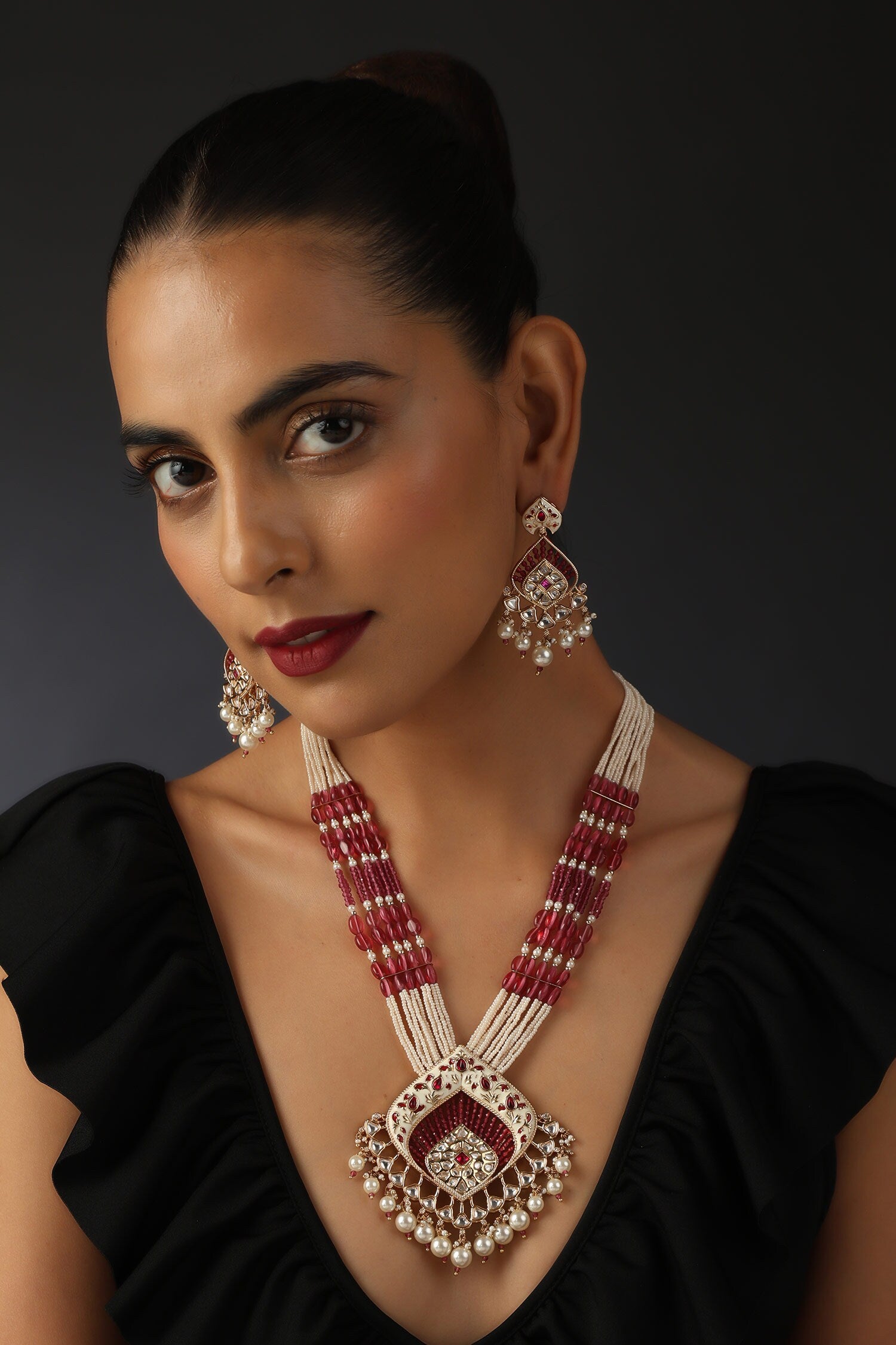 Uncut Polki Studded Necklace Set 