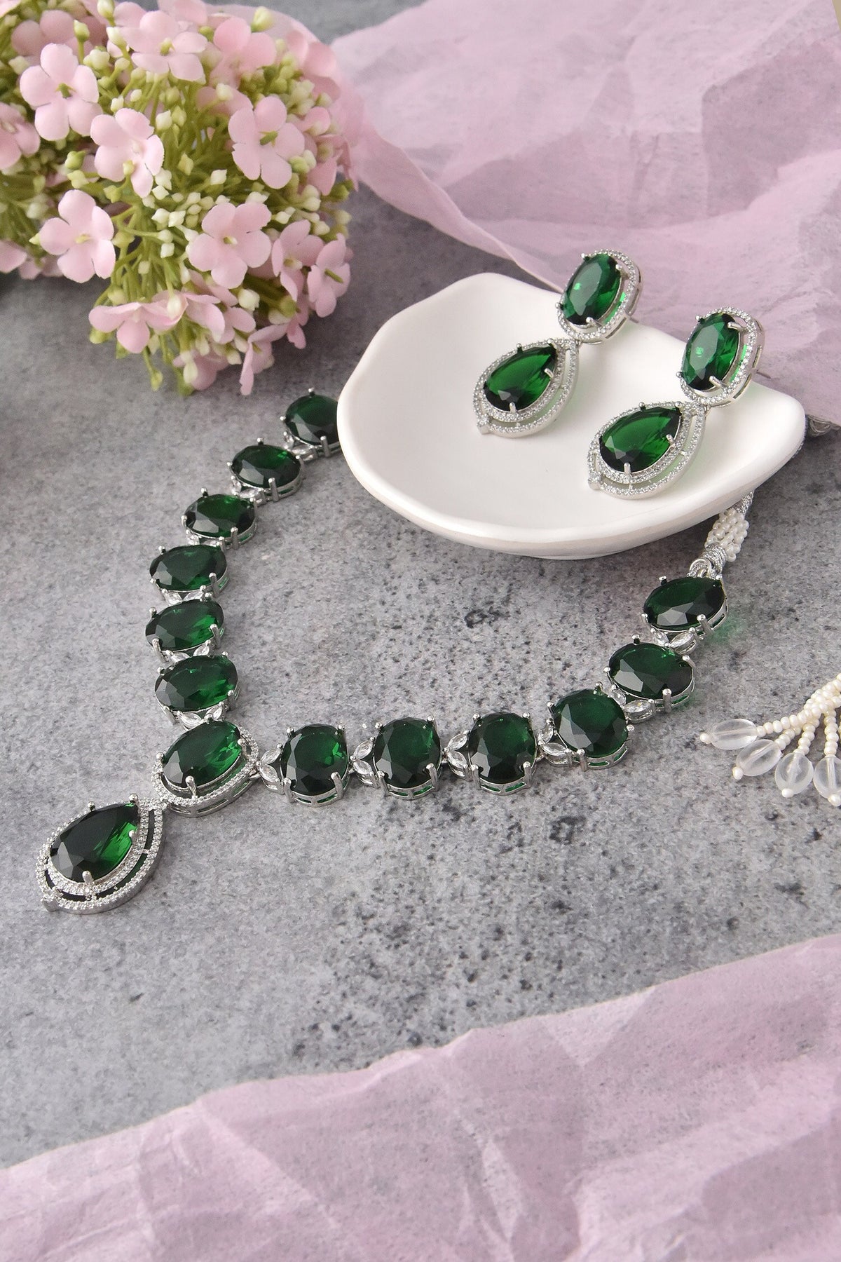Emerald Studded Necklace Set 