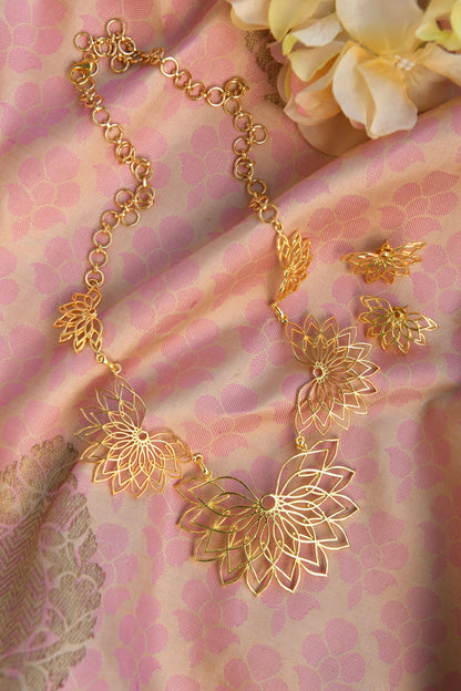 Embellished Jal Mahal Necklace Set 