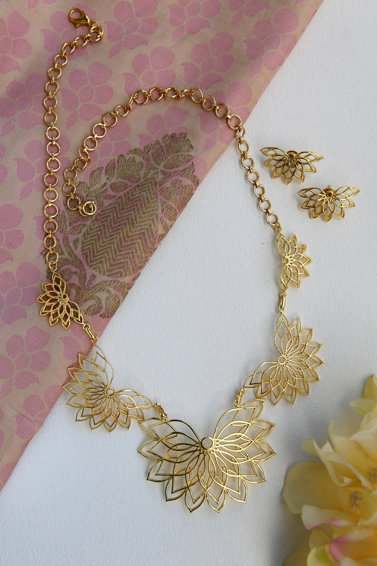 Embellished Jal Mahal Necklace Set 