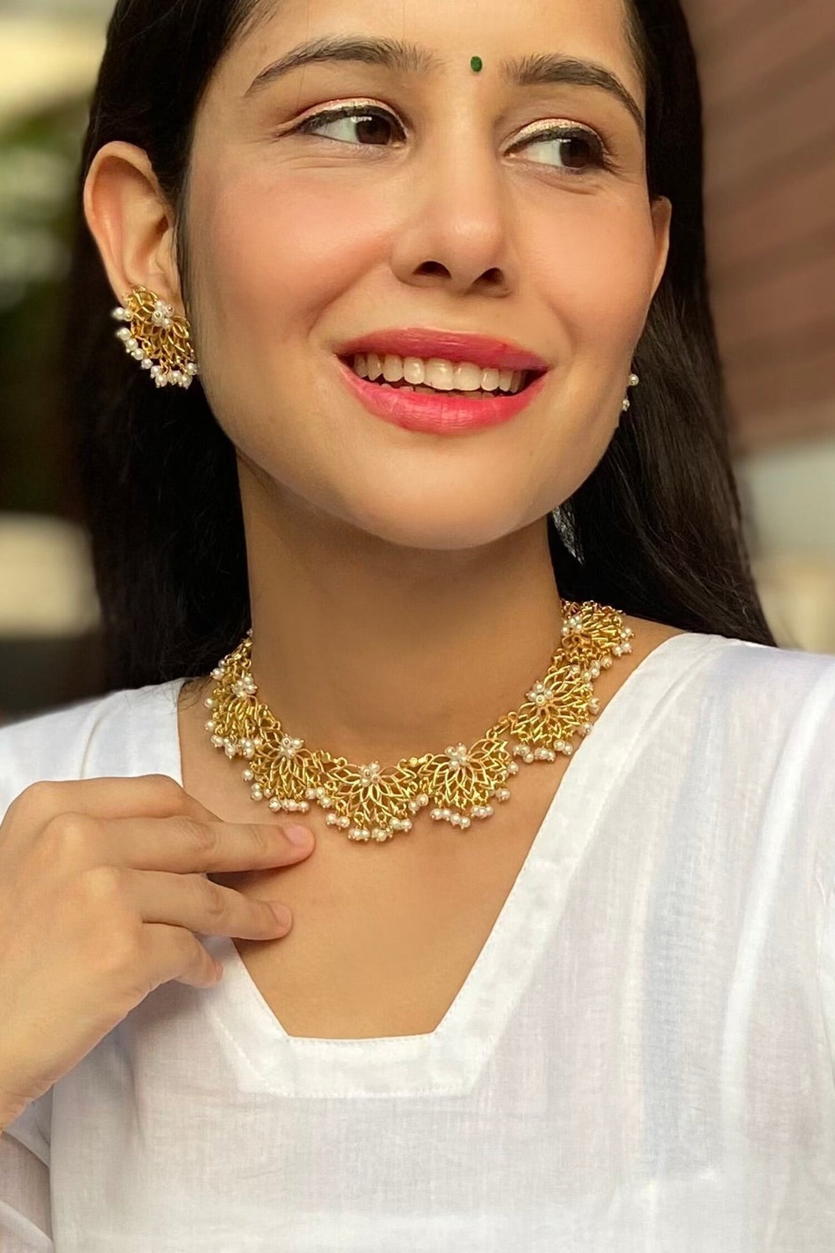 Embellished Lotus Mist Necklace Set 