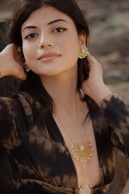 Embellished Water Lily Pendant Necklace Set 