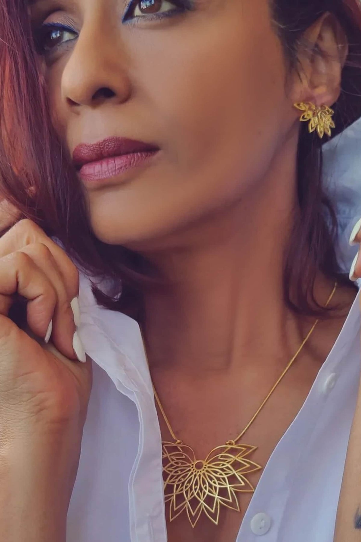 Embellished Floral Pendant Necklace Set 