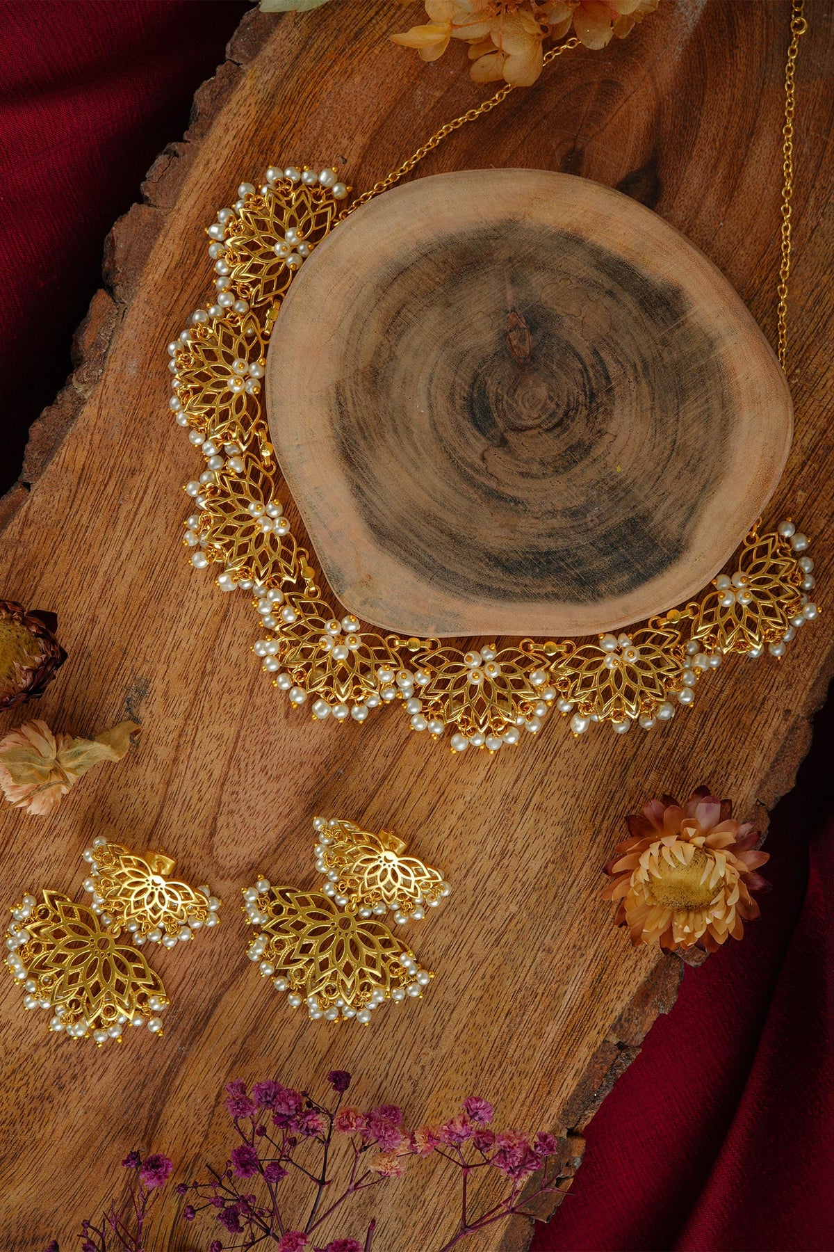 Pearl Embellished Necklace Set 
