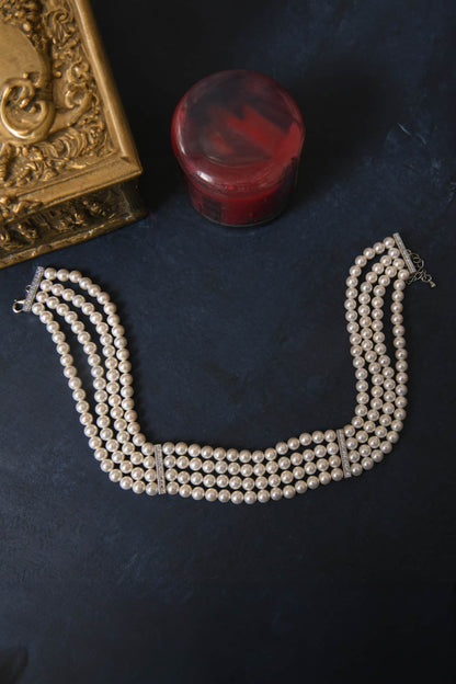 Audrey Pearl Choker 