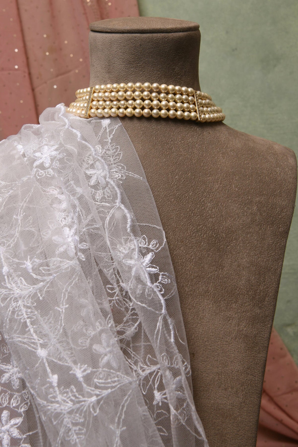 Beautiful World Pearl Three Layer Choker 