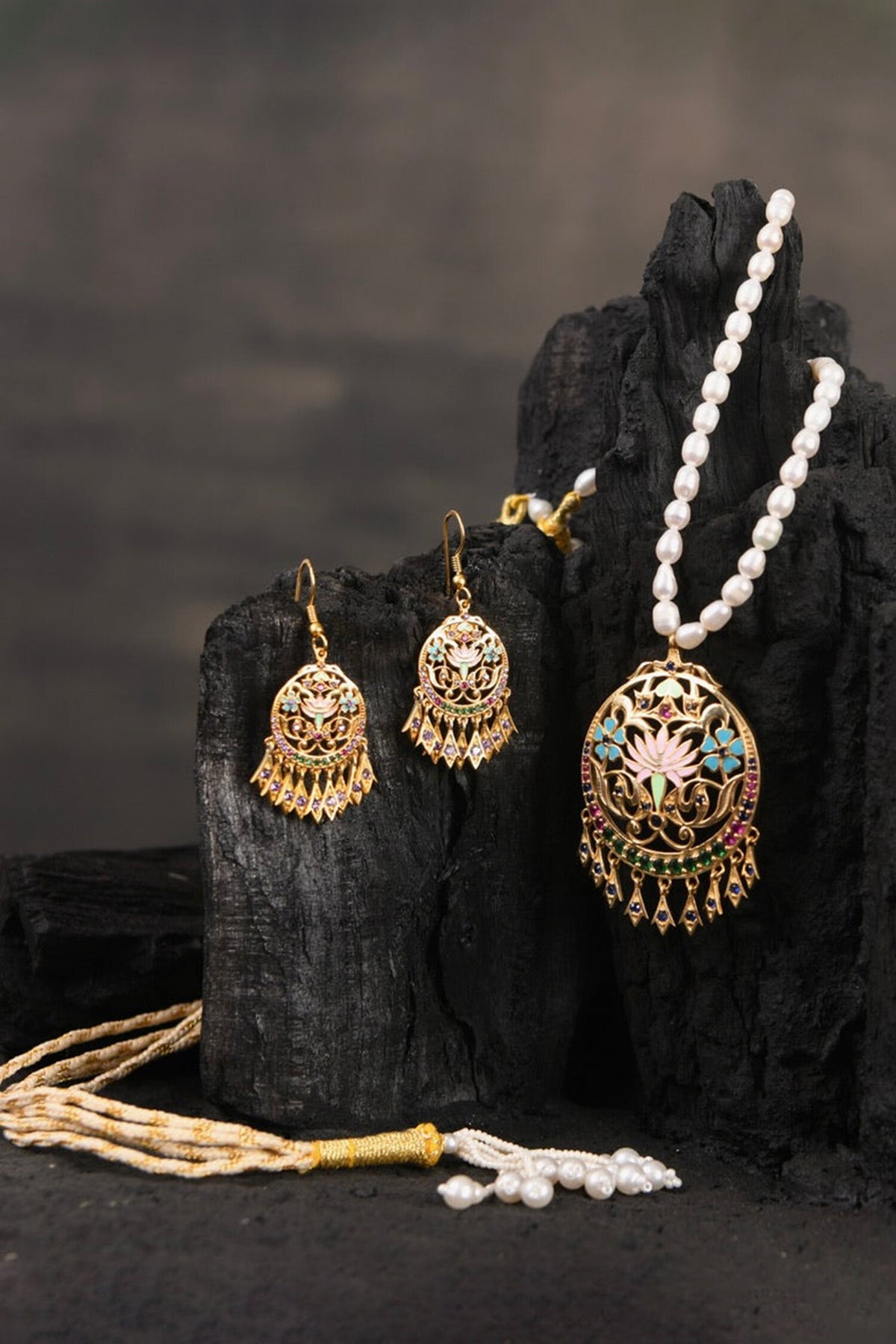 Mandakini Enamelled Pendant Pearl Necklace Set 