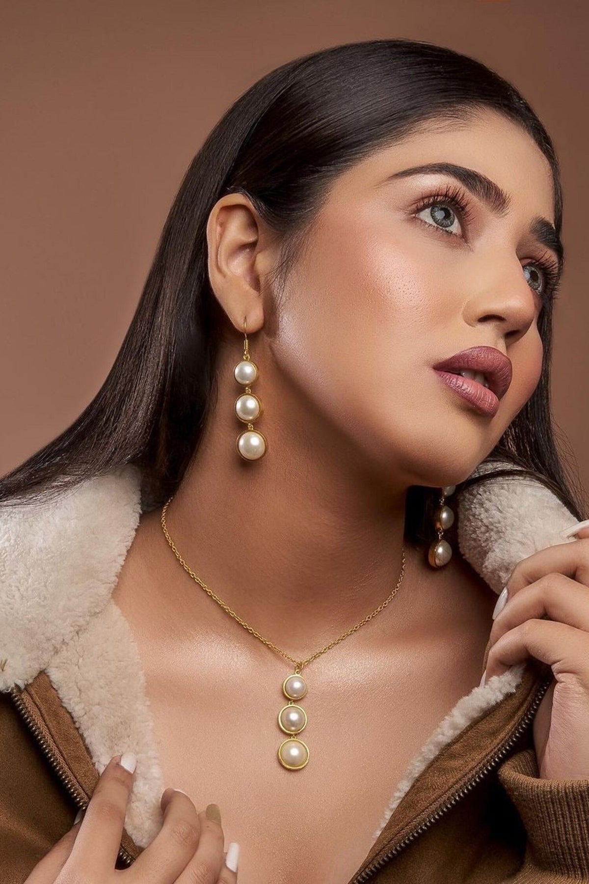 Glimmer Pearl Drop Necklace Set 