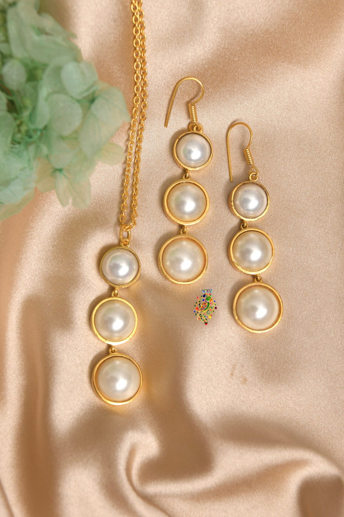 Glimmer Pearl Drop Necklace Set 