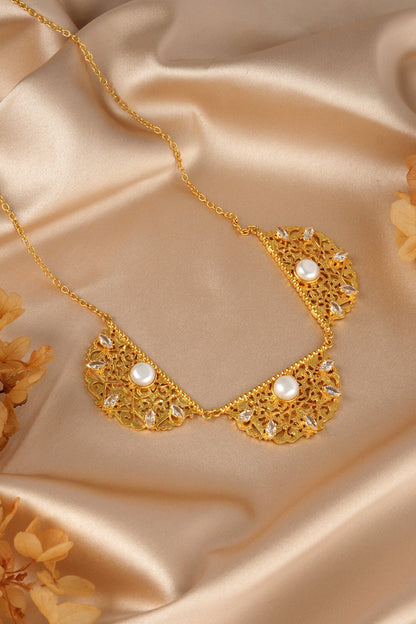 Nilofer Carved Pendant Necklace Set 