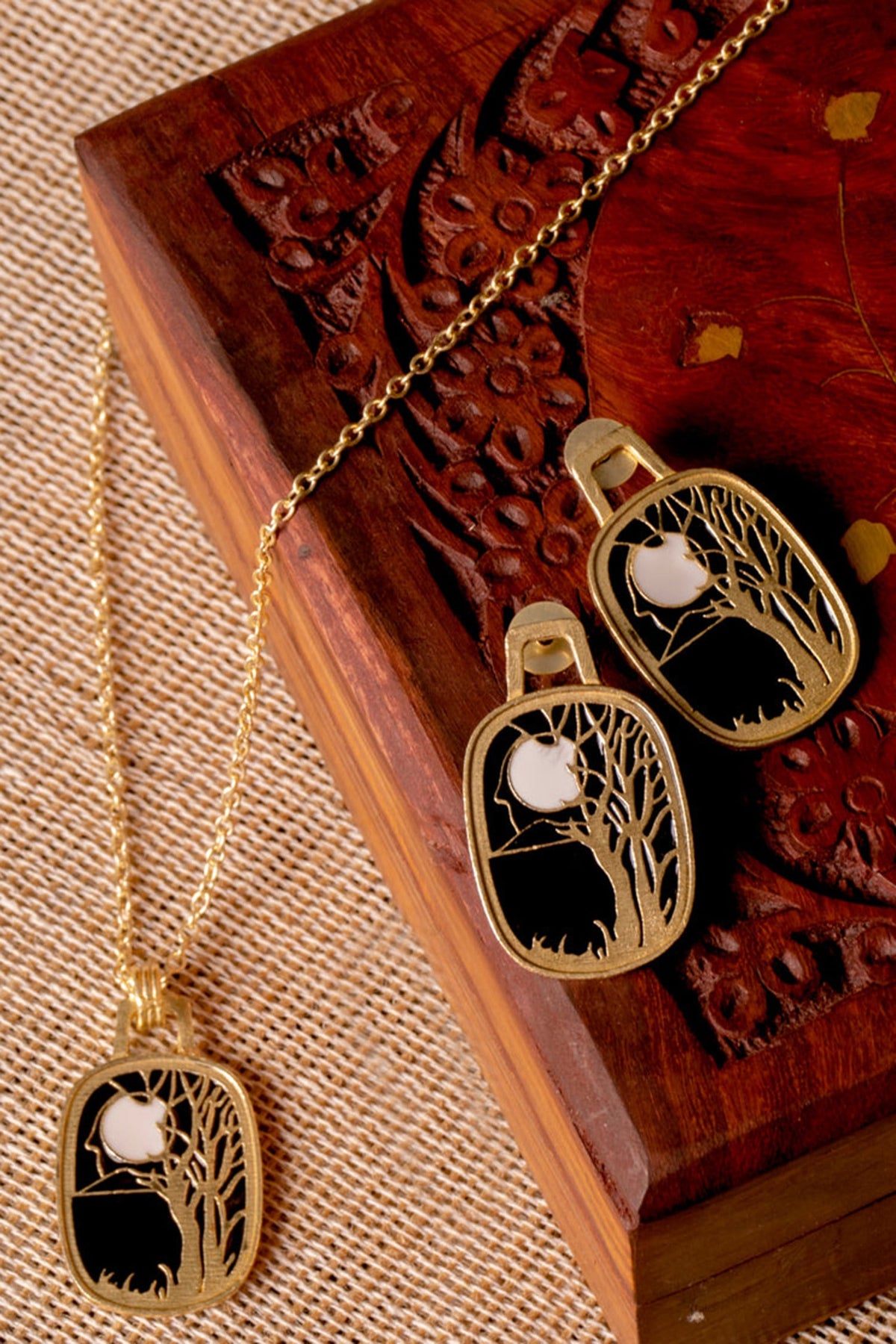 Moonlit Landscape Pendant Necklace Set 