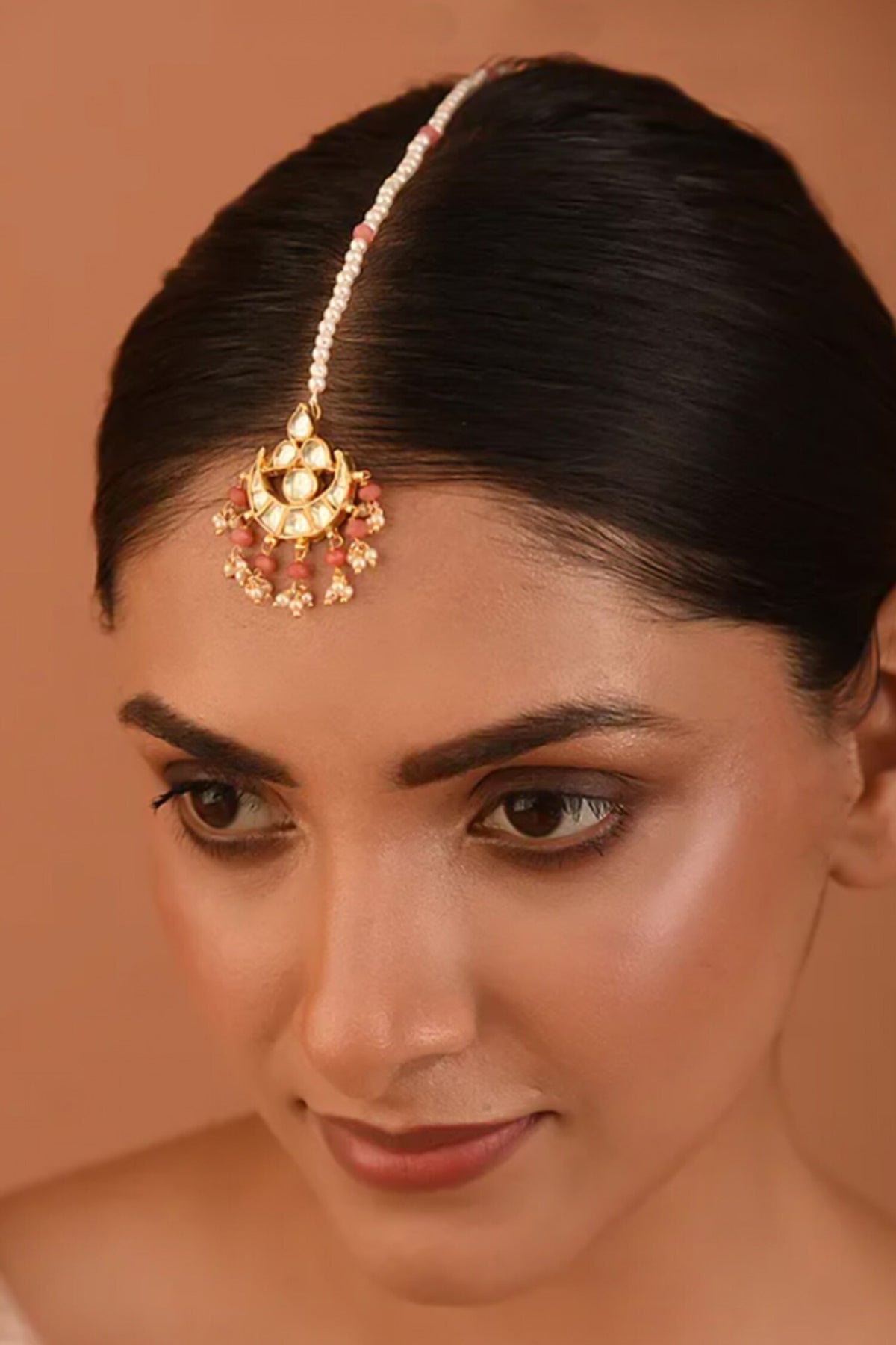 Peach Embellished Geometric Maangtikka 