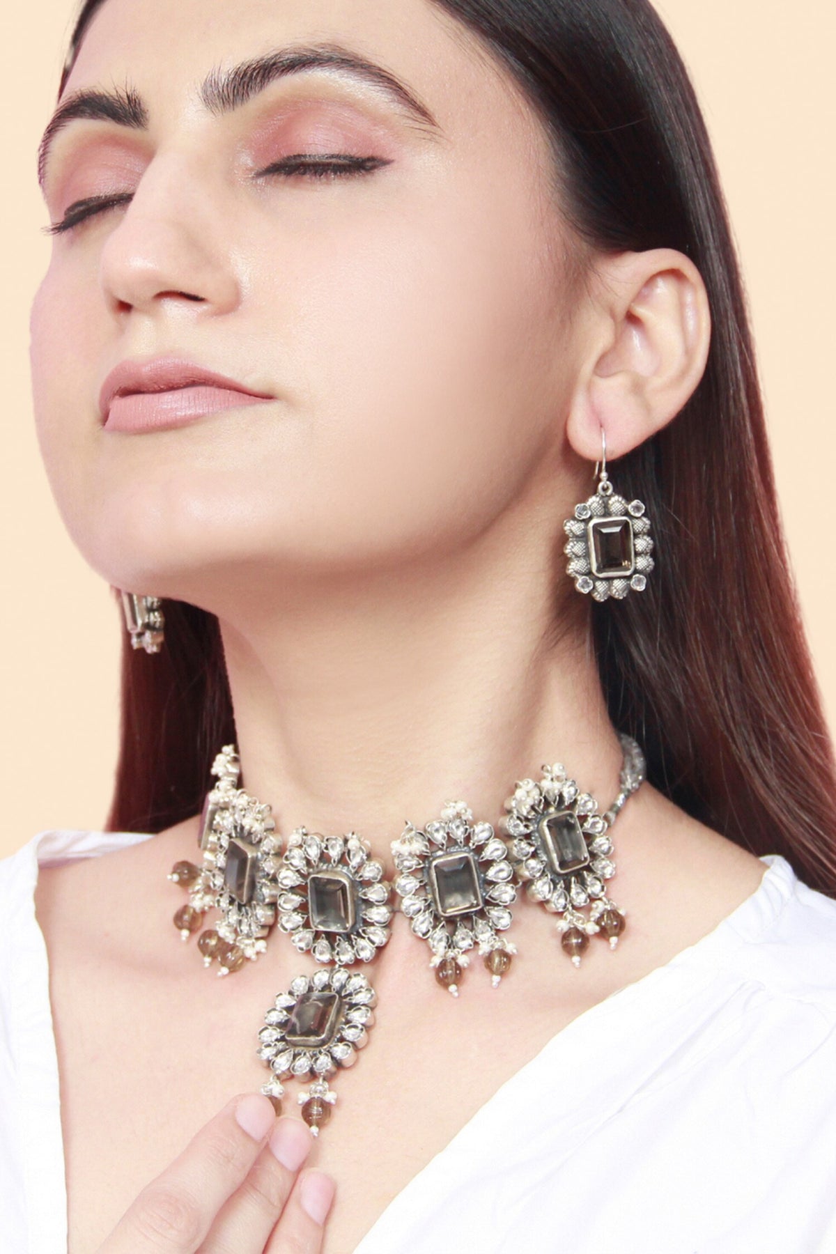 Stone Embellished Pendant Choker 