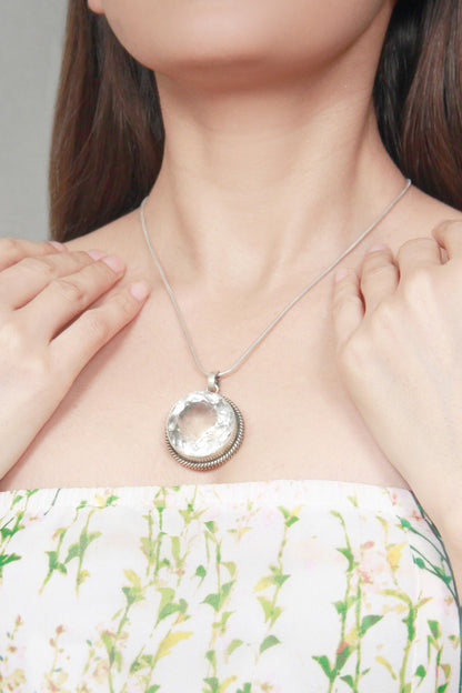 Circular Pendant Necklace 