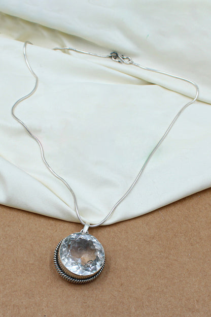 Circular Pendant Necklace 