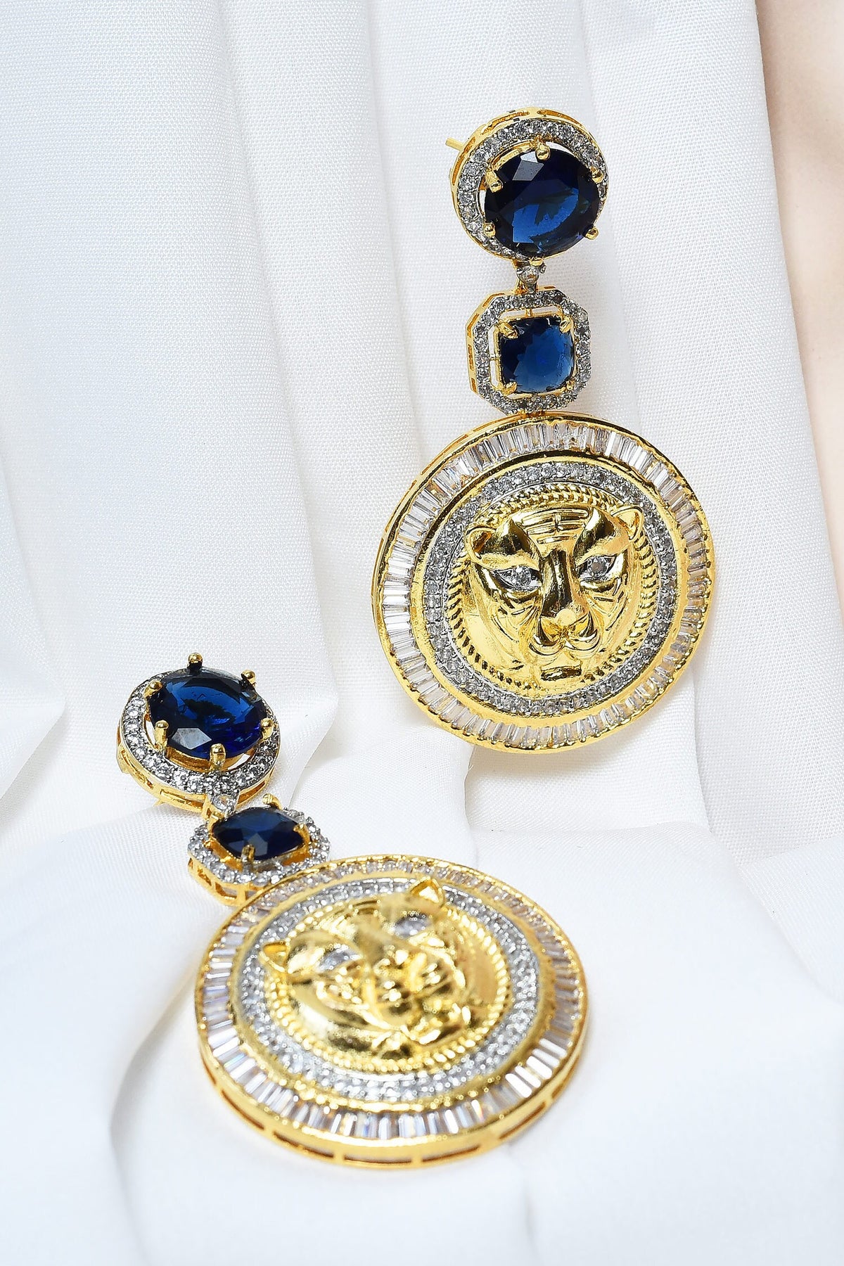Carved Lion Pattern Dangler Earrings 