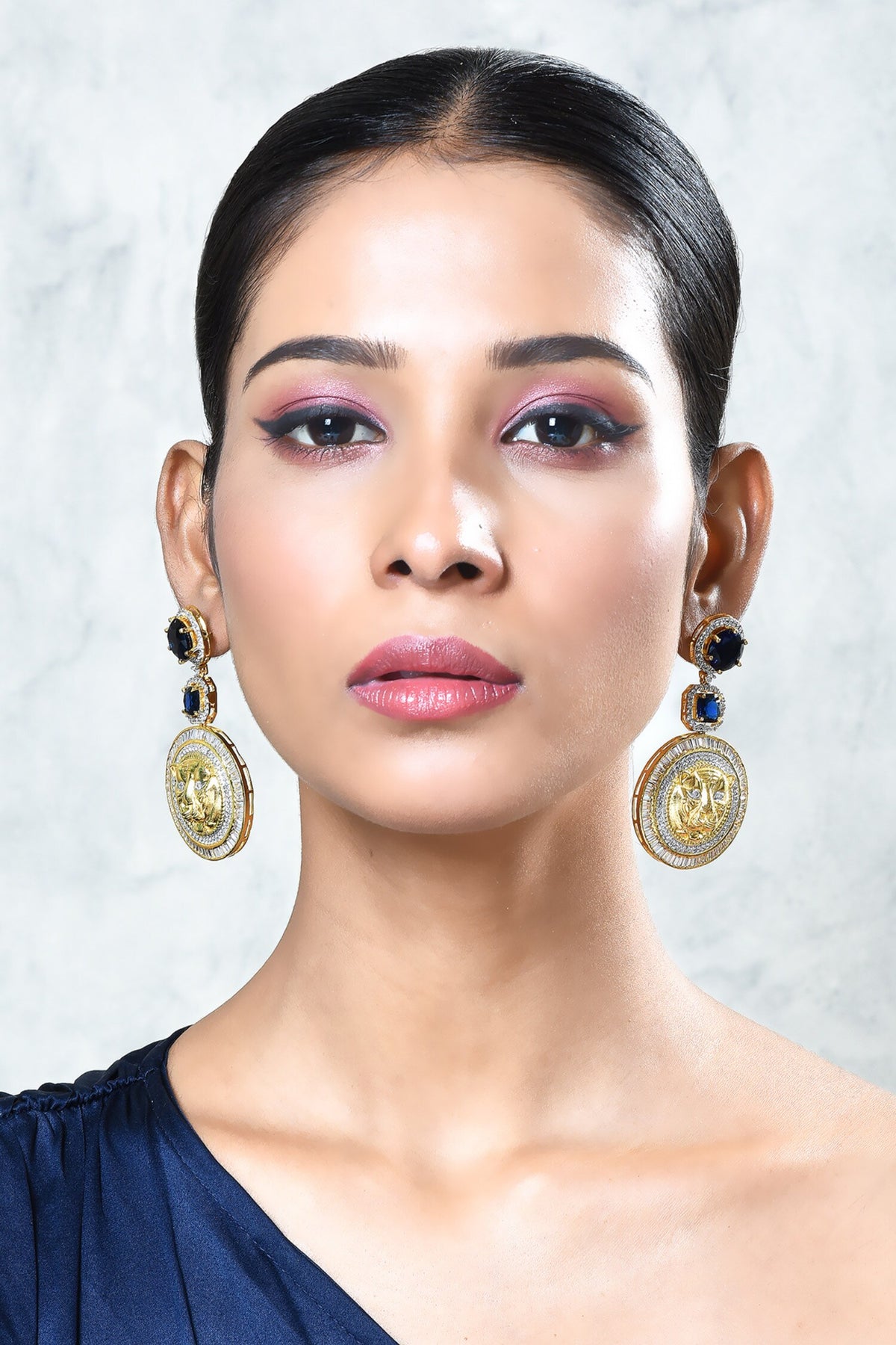 Carved Lion Pattern Dangler Earrings 