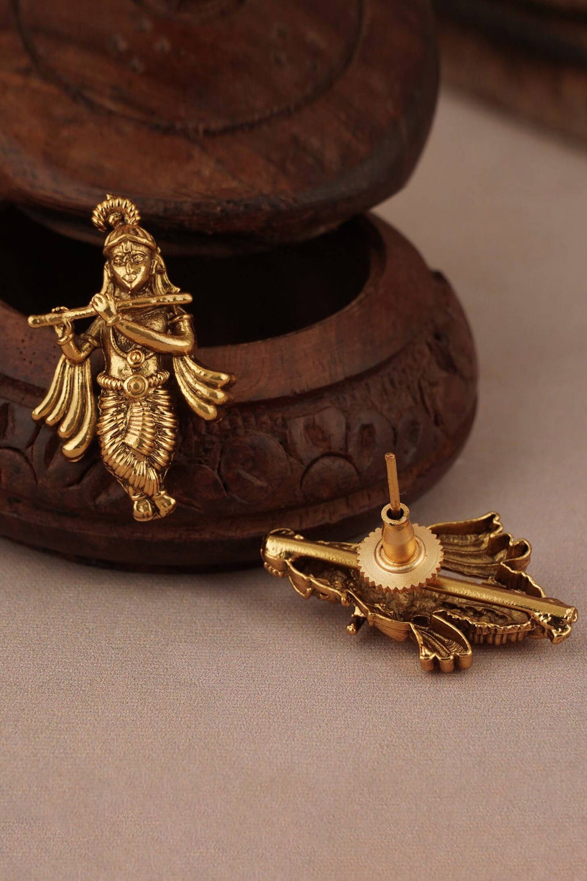 Temple Pendant Necklace Set 