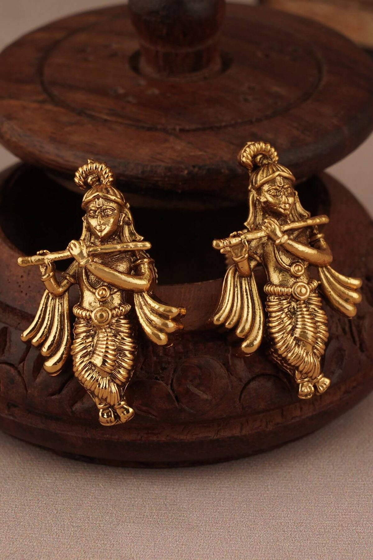 Temple Pendant Necklace Set 