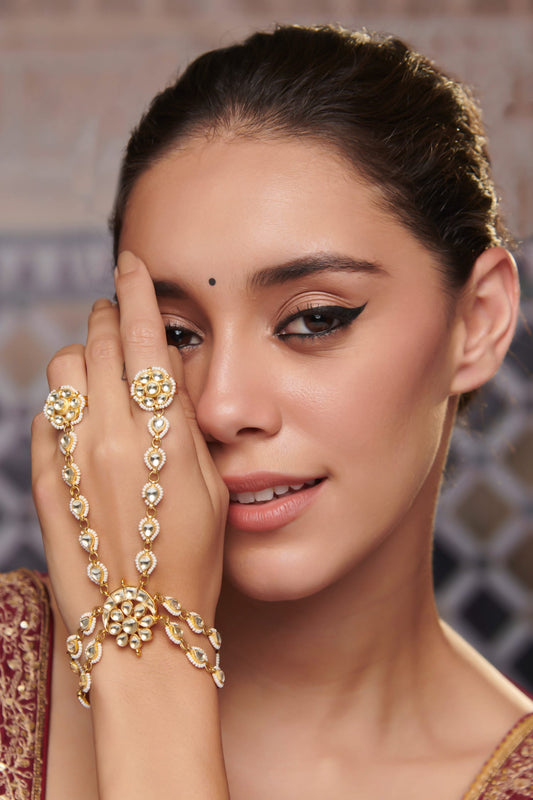 Pearl & Kundan Embellished Hathphool 