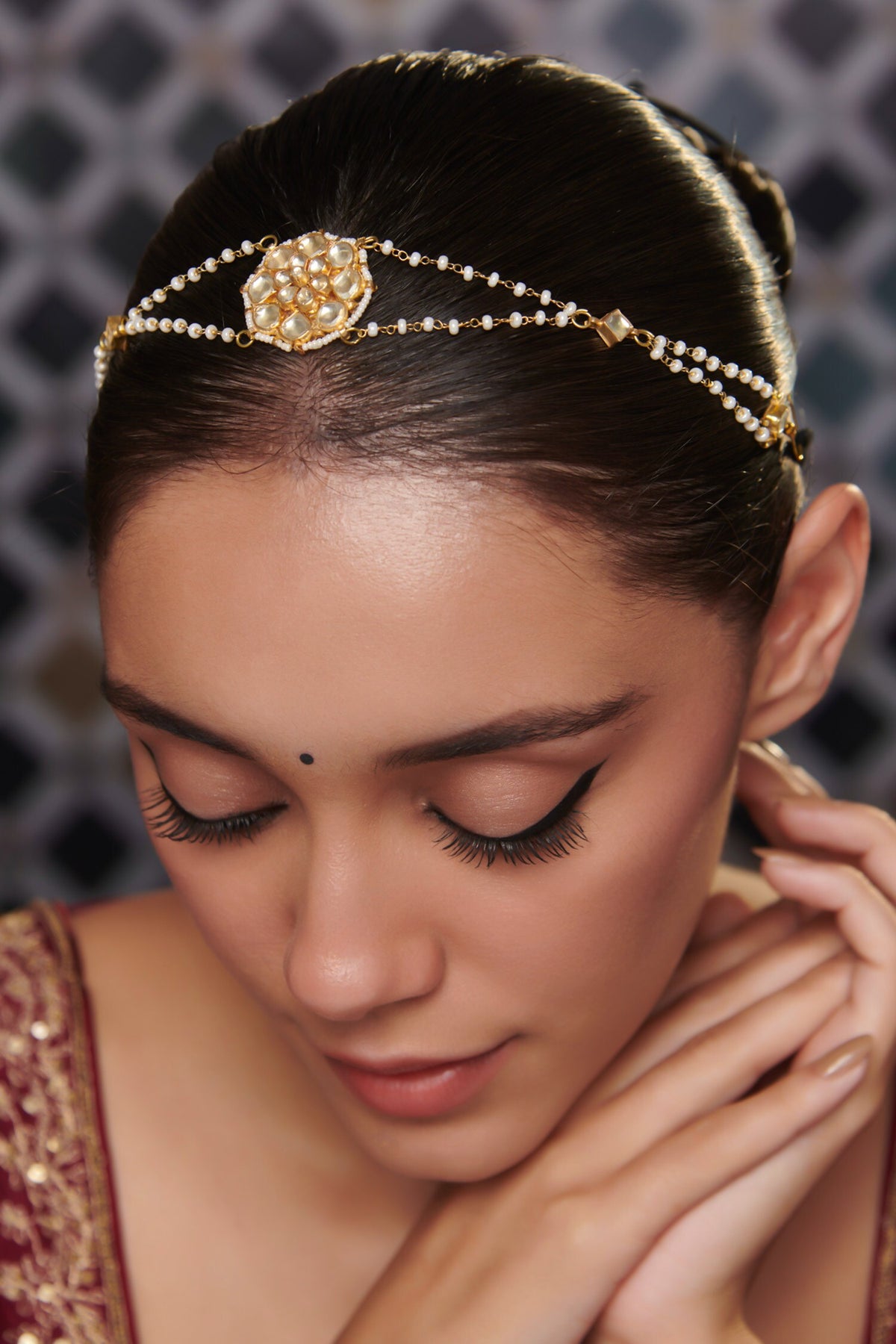 Kundan Pearl Embellished Mathapatti 