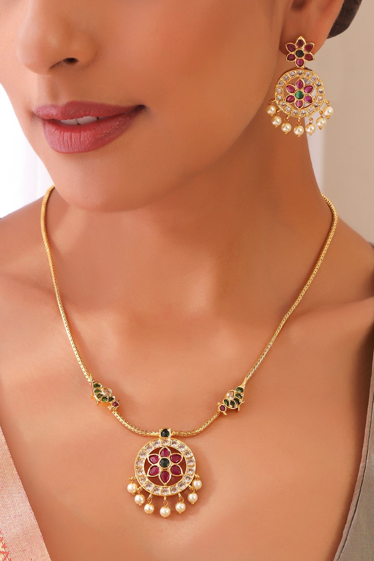 Circular Jadau Pendant Necklace Set 