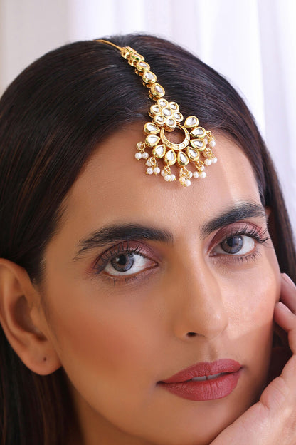 Kundan Embellished Maangtikka 