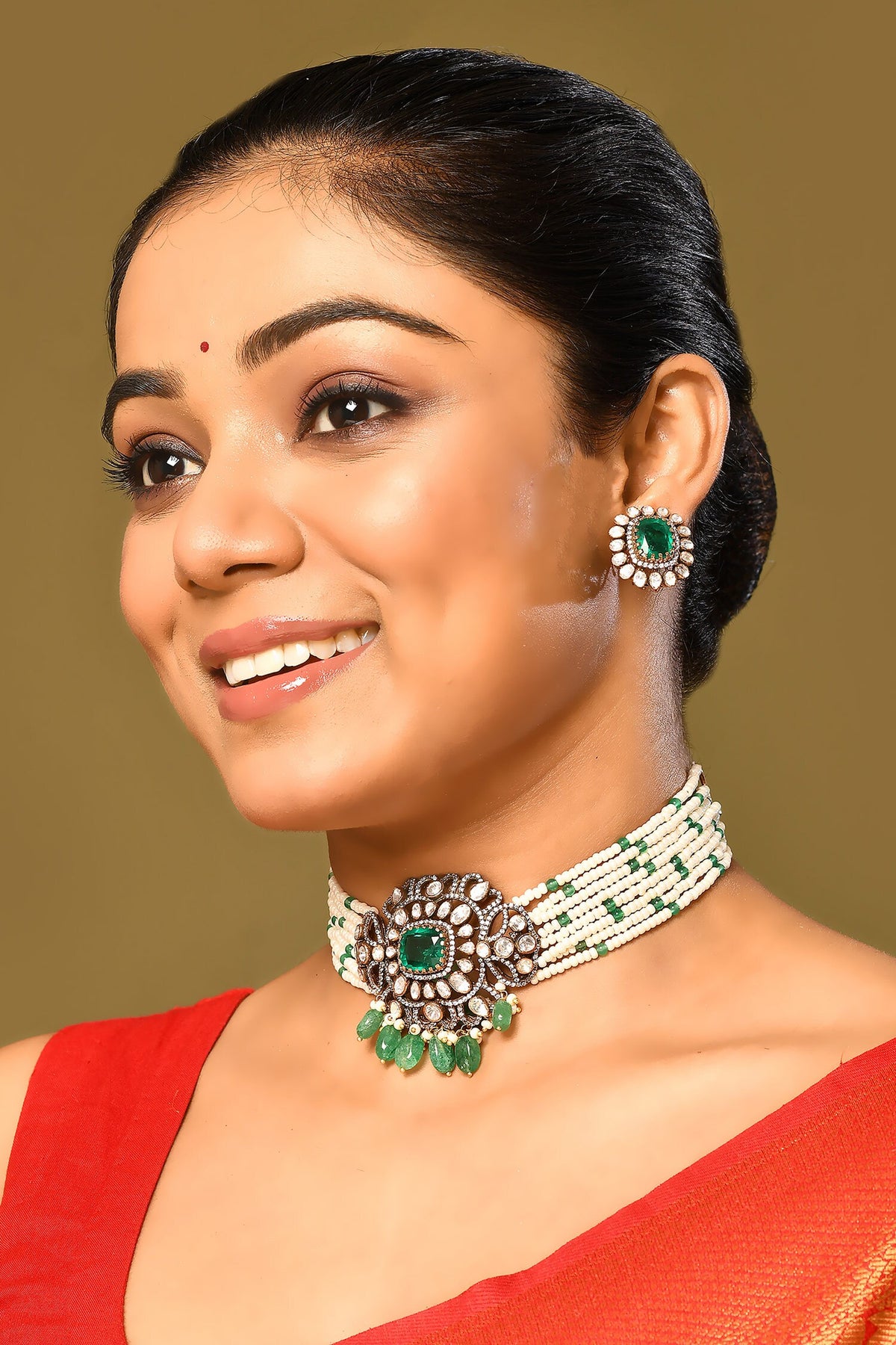 Emerald Embellished Choker Set 