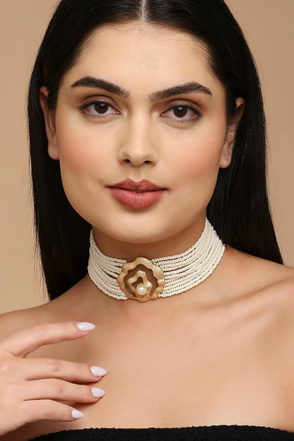 Abstract Brooch Pearl Choker 