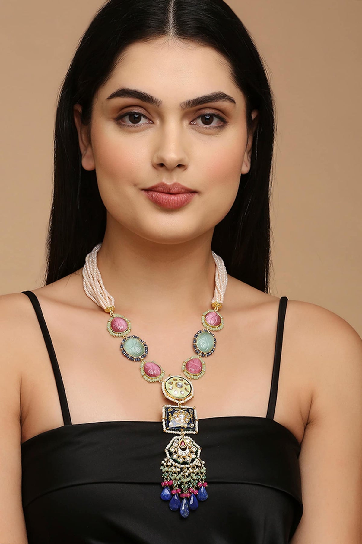 Cut Work Embellished Pendant Necklace 