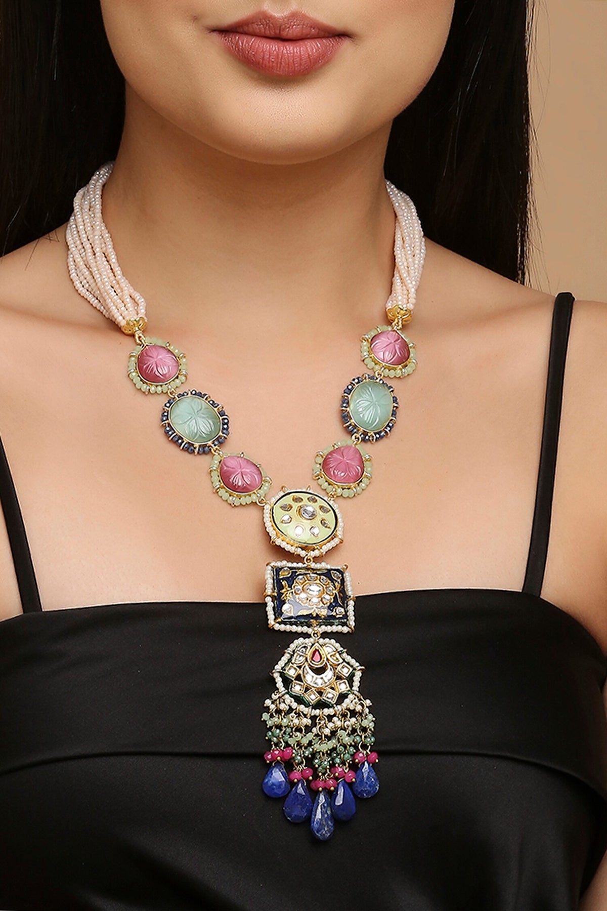 Cut Work Embellished Pendant Necklace 