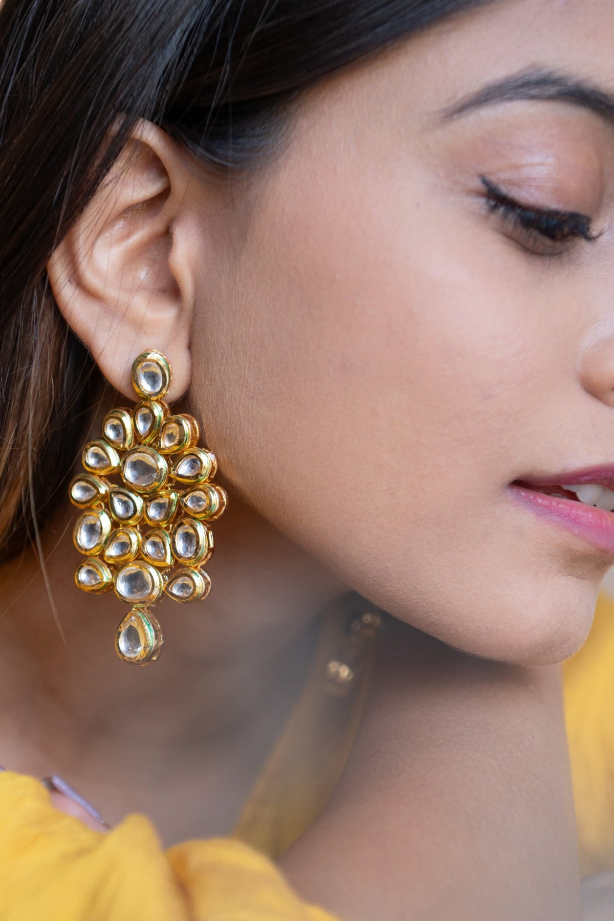 Kundan Embellished Floral Pattern Earrings 