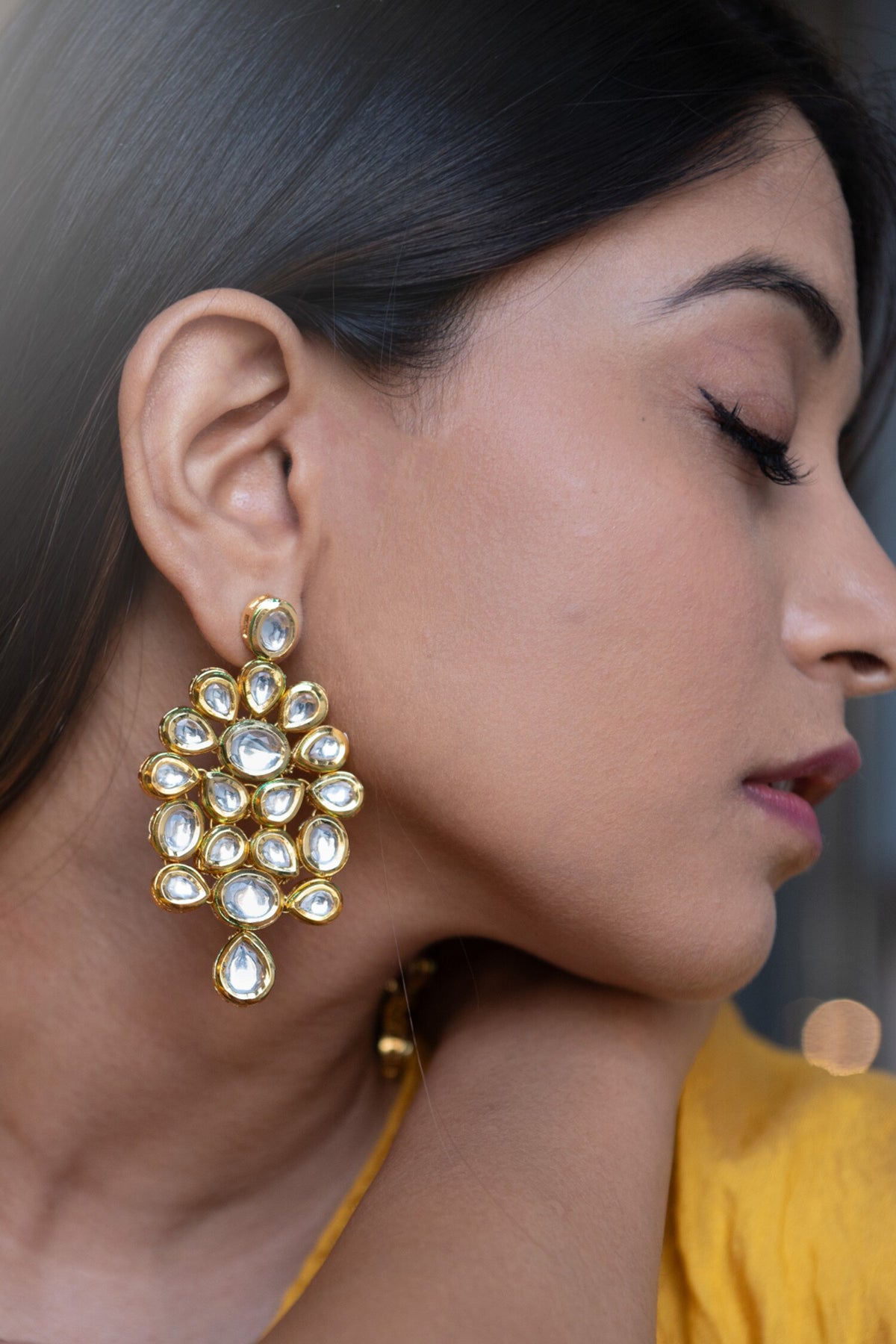 Kundan Embellished Floral Pattern Earrings 