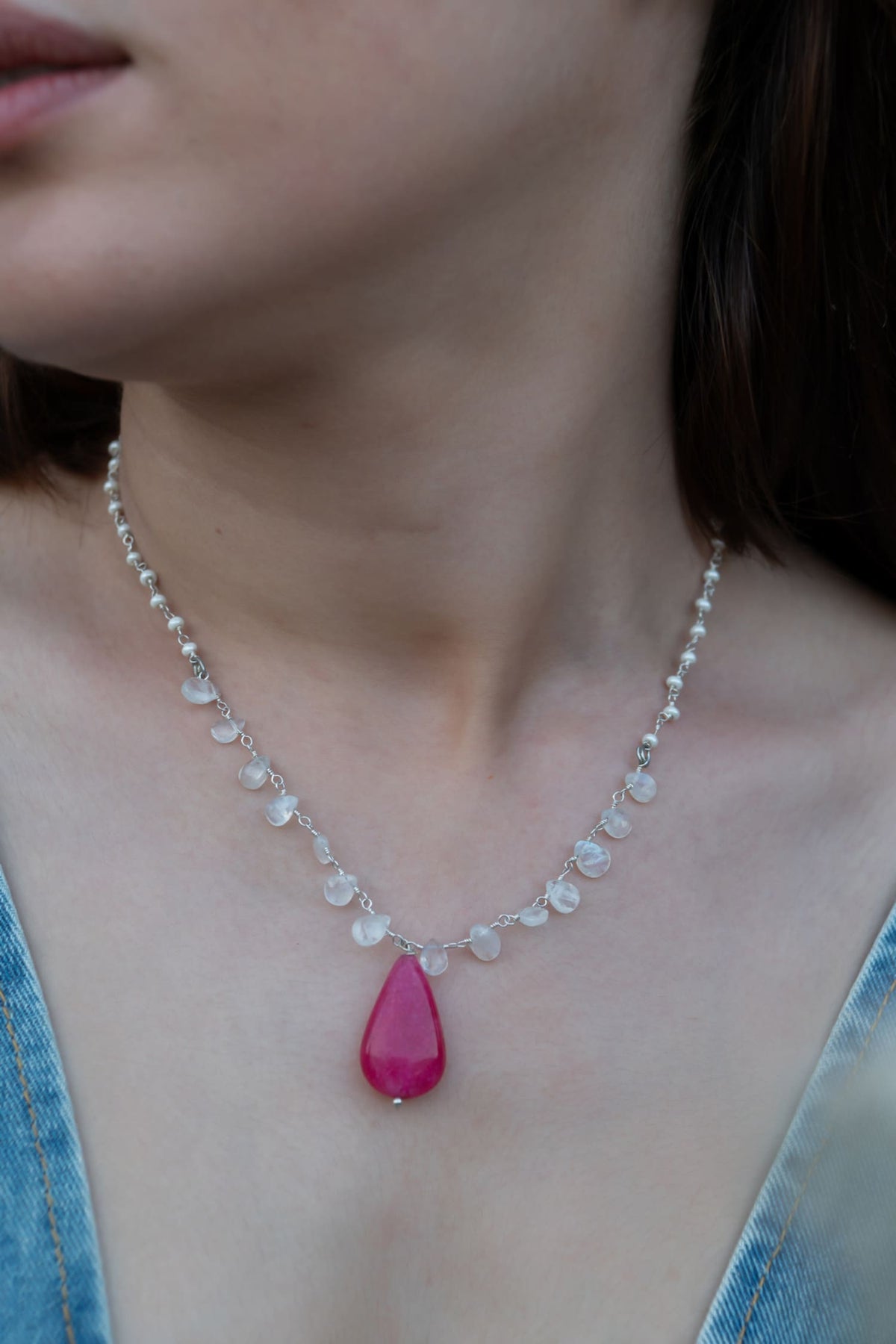Contrast Stone Pendant Necklace 