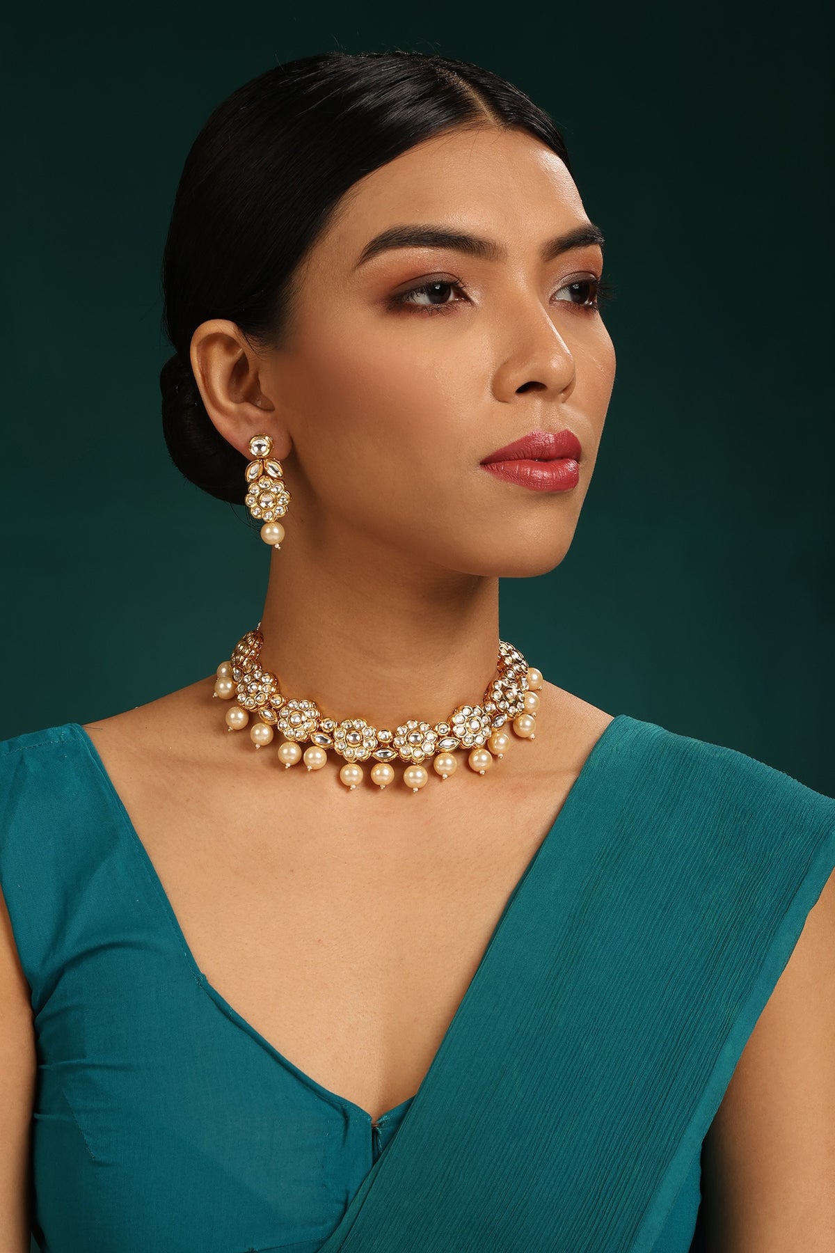 Embroidered Choker Necklace Set 