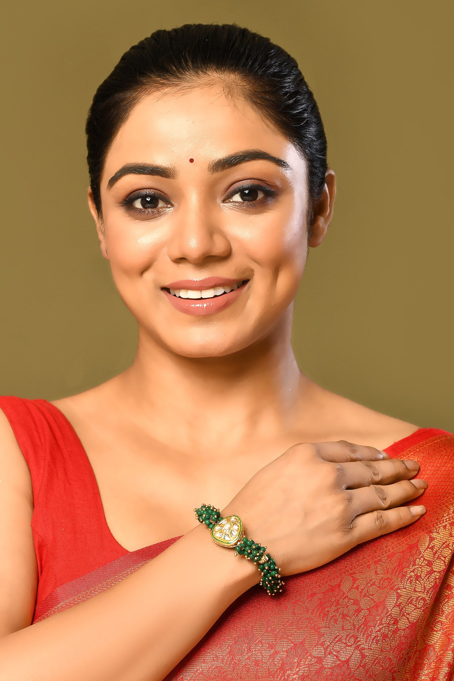 Kundan Motif Studded Bracelet 